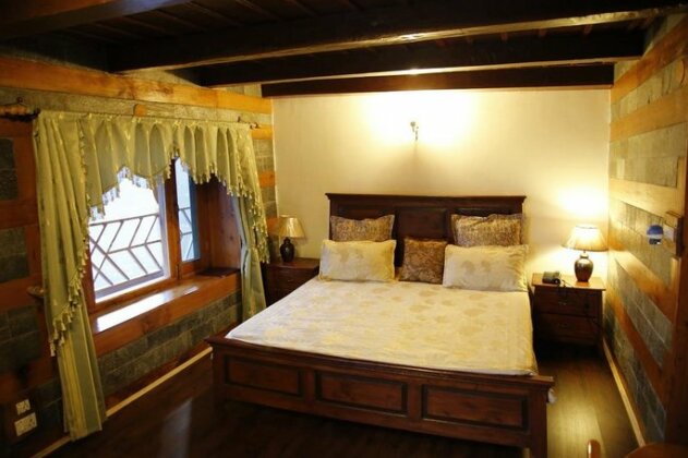 Himalyan Kothi Kais - Photo3