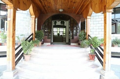 Hotel Chandermukhi Manali - Photo2