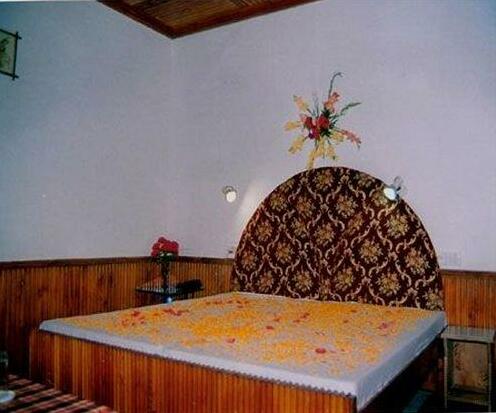 Hotel Chetna & Cottages - Photo2