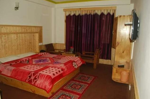 Hotel Hilltop Manali - Photo3