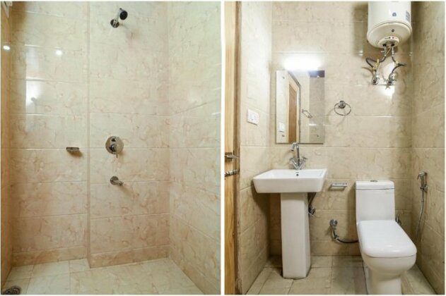 OYO 15699 Hotel Conifer - Photo5