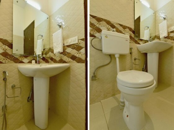 OYO 18411 Hotel Aarya - Photo4