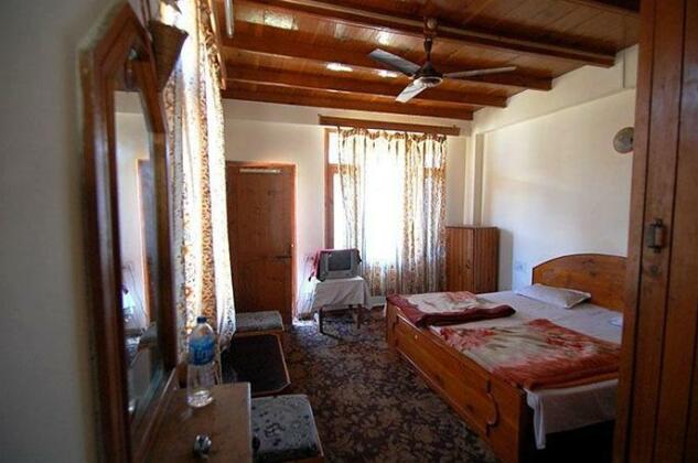 The Pine Palace - Photo3