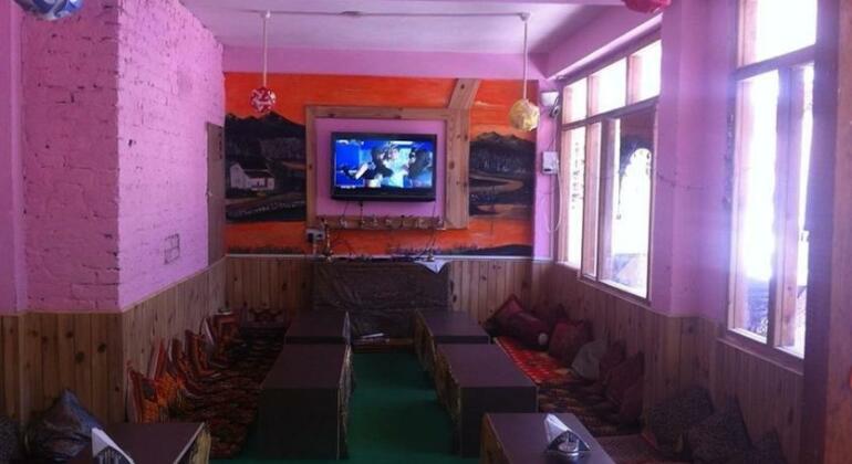 Yak & Yeti - Photo3
