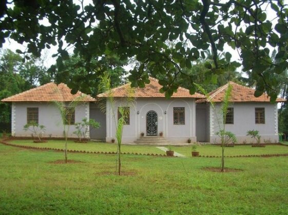 Avalon Inn Mandrem