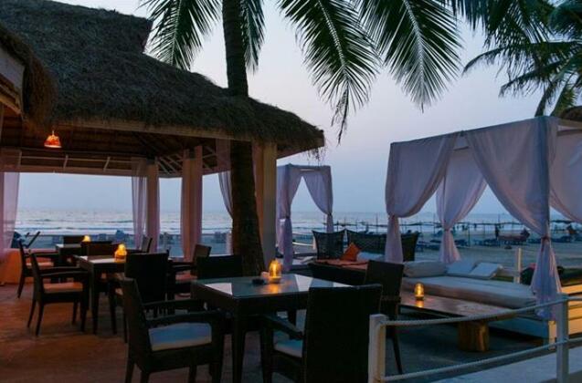 FabHotel Ashwem Beach resort hotel - Photo4
