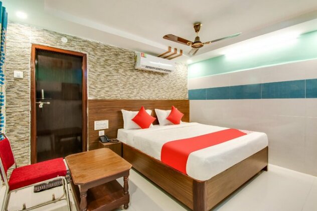 OYO 49817 Hotel Sri Grand - Photo2