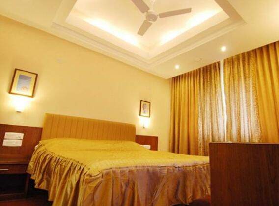 Hotel Deepa Comforts - Photo2