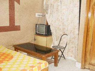 R M Hotel - Photo4