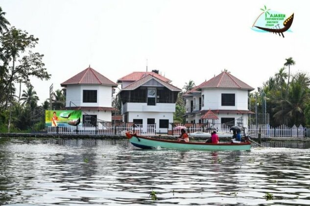 Kerala backwaters staying haats - Photo3
