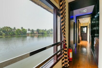 OYO 22118 Swan Houseboat 2 Bhk Private