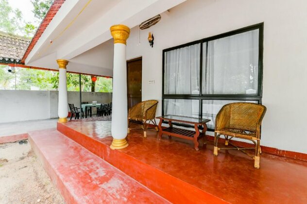 Cosy 1BR Stay Near Marari Beach Alappuzha - Photo2