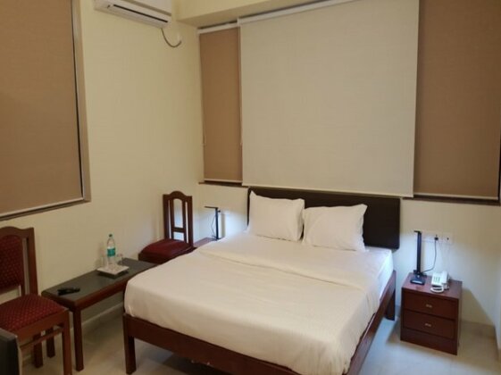Gomati Business Hotel - Photo2