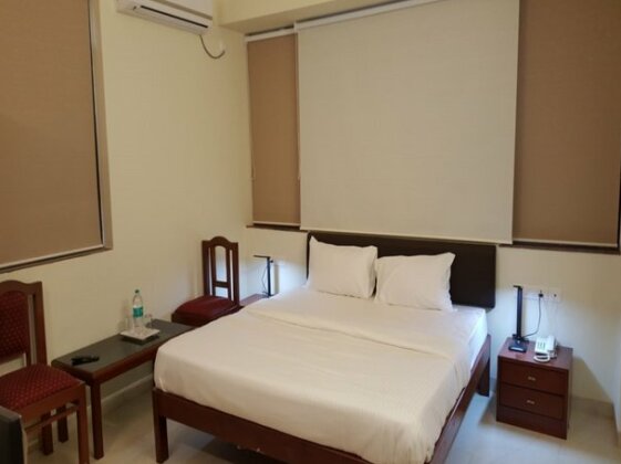 Gomati Business Hotel - Photo2