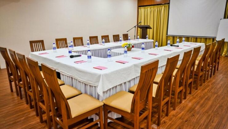 Hotel Laxmi Empire - Photo2