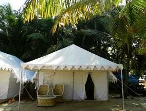 Nirvana Hostel - Tents