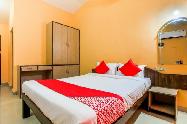 OYO 23035 Srinivas Residency - Photo2