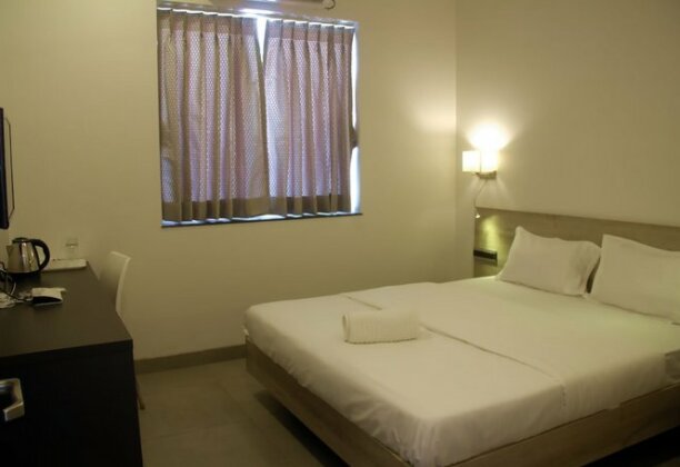 Srujan Hotels 22 Suites - Photo4