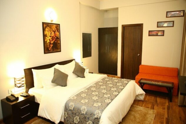 Anandam Clarks Inn Suites Vrindavan - Photo4