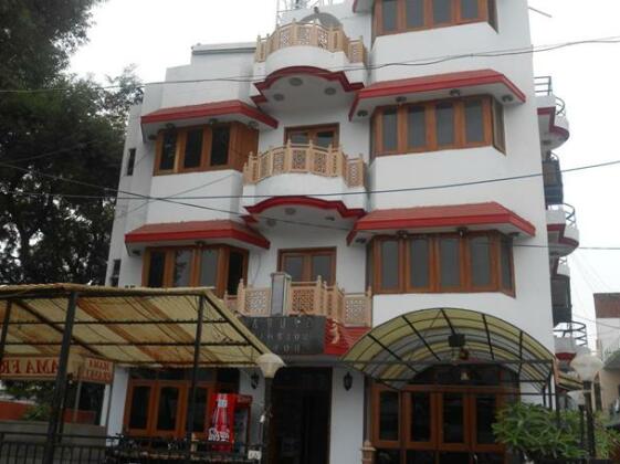 Gaurav Boarding House