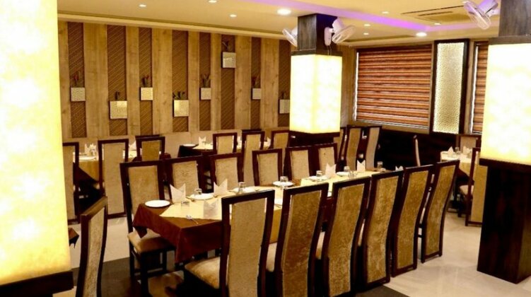 Hotel Galaxy Mathura - Photo2