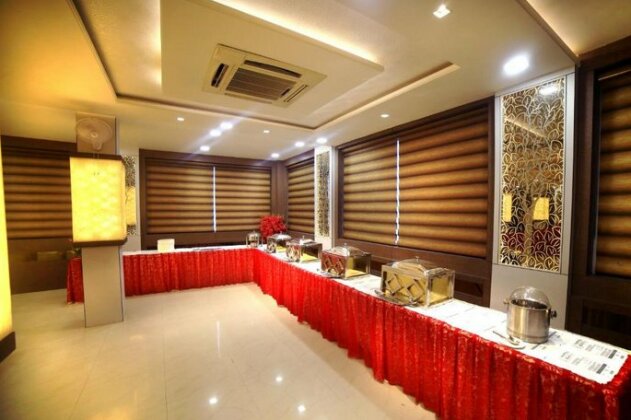 Hotel Galaxy Mathura - Photo4