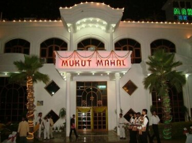 Mukut Mahal Banquette
