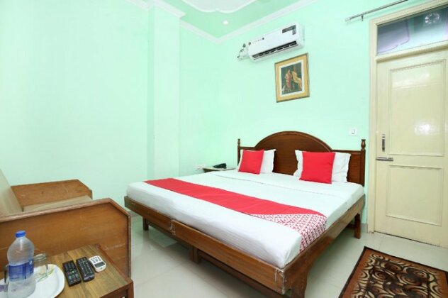 OYO 16099 Motel Four Season - Photo2