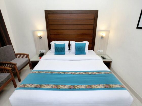 OYO 8954 Hotel Joy
