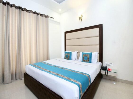 OYO 8954 Hotel Joy - Photo2