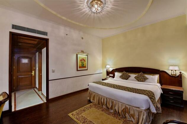 Holiday Regency - Photo5