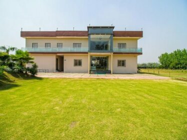 OYO 37756 Mangalam Resort Deluxe