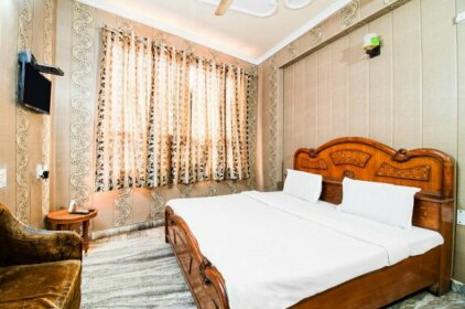 SPOT ON 37066 Hotel Aman Palace