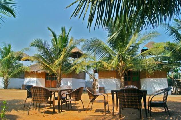 Morjim Breeze Resort - Photo2
