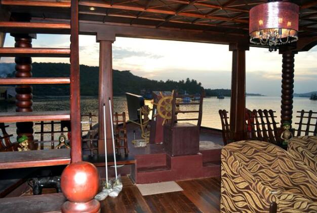 Shri Kute House Boat - Photo2