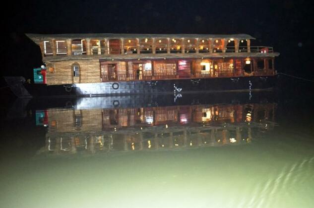 Shri Kute House Boat - Photo5