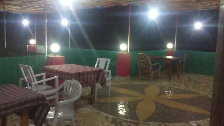White Pearls Deluxe Guesthouse - Photo4
