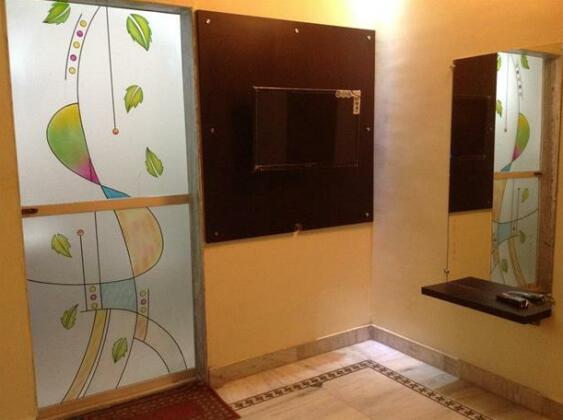 Babbars' Den - Photo2