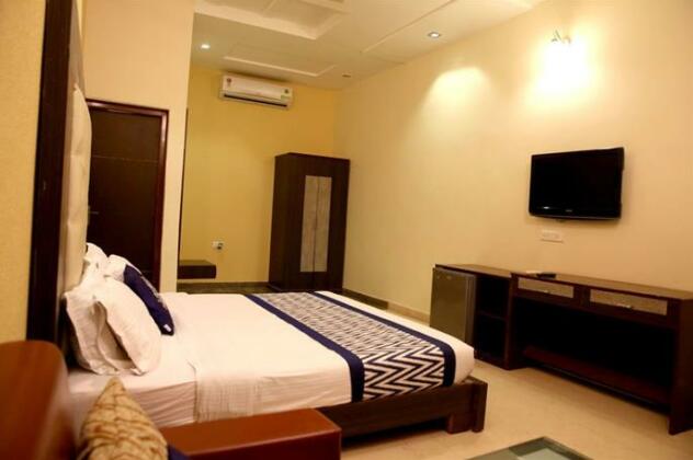 OYO Rooms Polo Ground Taxi Stand - Photo5