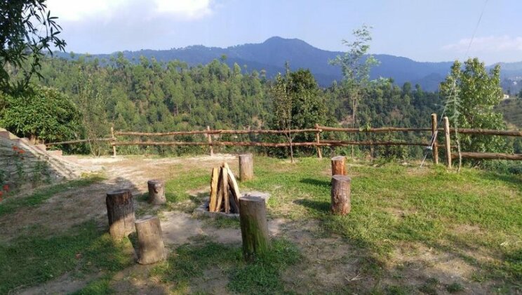 Mukteshwar Oak Essence - Photo3
