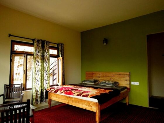 Mukteshwar Oak Essence - Photo4
