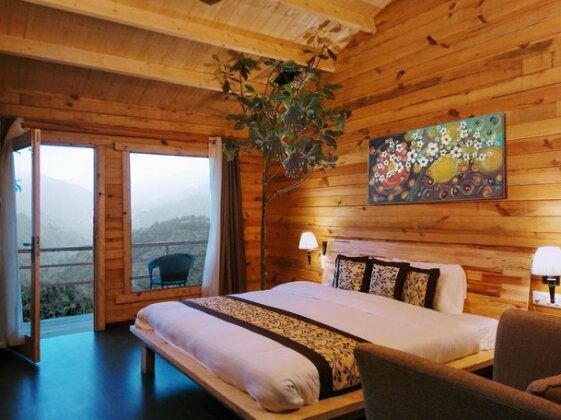 Treehouse Resort - Photo2