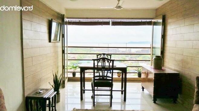 Entire 3BR apartment in South Mumbai - Photo4