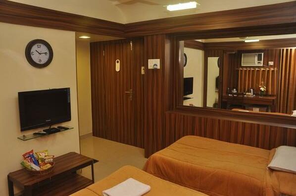 Exe room NoBreakfast Stay in Bandra B - Photo3