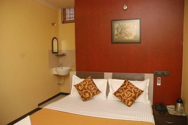 Hotel Cosmo Mumbai - Photo2