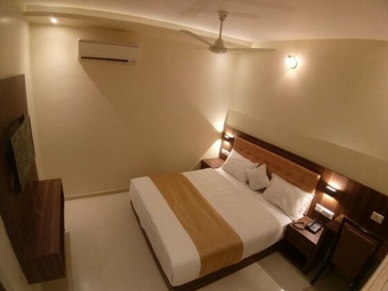Hotel Emerald Inn Mumbai - Photo2