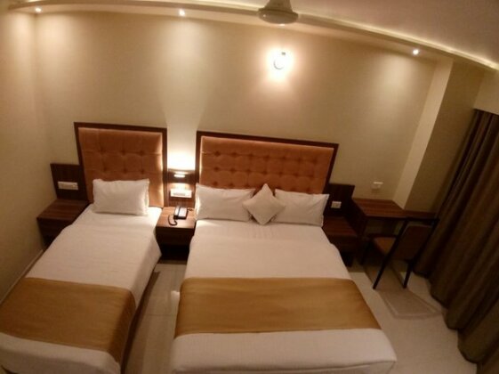 Hotel Emerald Inn Mumbai - Photo4
