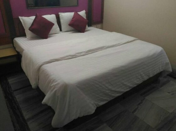 Hotel Rest Inn Mumbai - Photo4