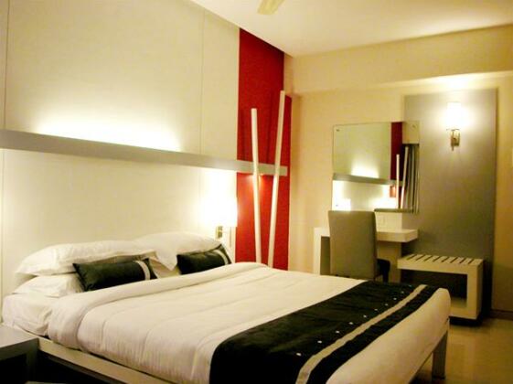 Hotel Shilpa Residency - Photo4