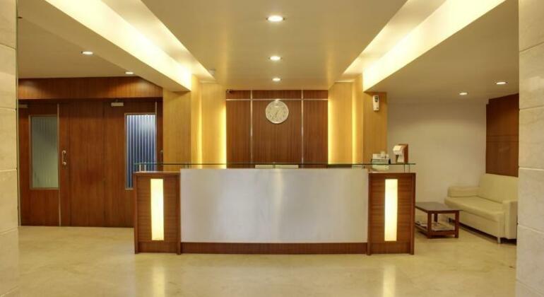 Lucky Hotel Goregaon - Photo2